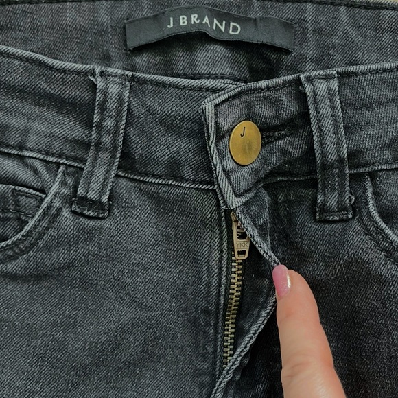 J Brand Washed Black Cropped Skinny Jeans Raw Frayed Ankle Chew Hem Size 25 - Picture 6 of 15